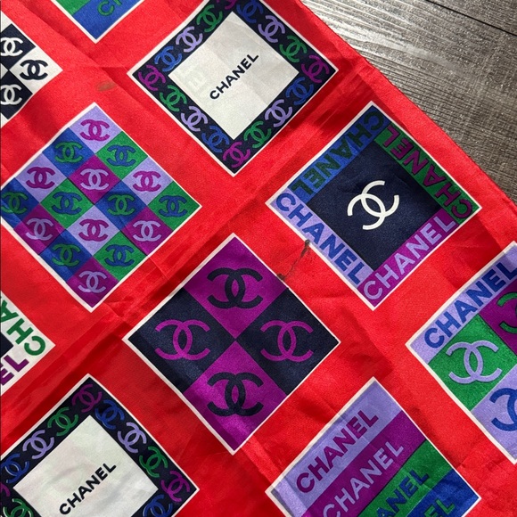 CHANEL Vibrant Red silk Scarf with Multicolor Logo Squares - Picture 9 of 9